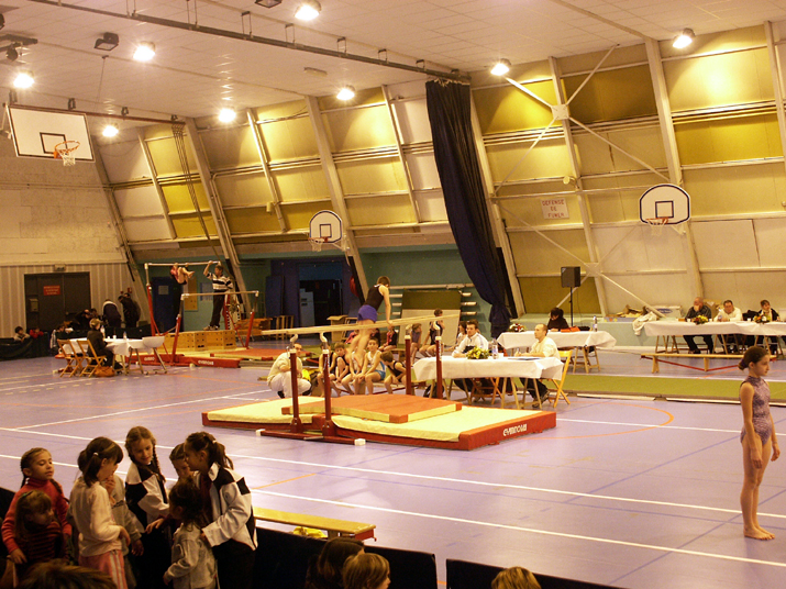 2006-01 gym cor 010.jpg - DCF 1.0